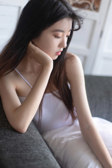 趁女朋友洗澡玩她闺蜜